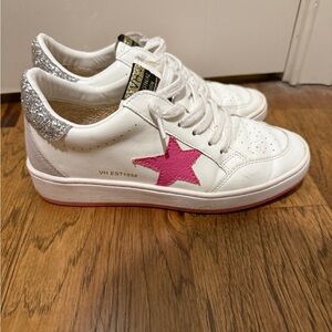 Vintage Havana White Leather Sneakers with Pink Star Accent - Women